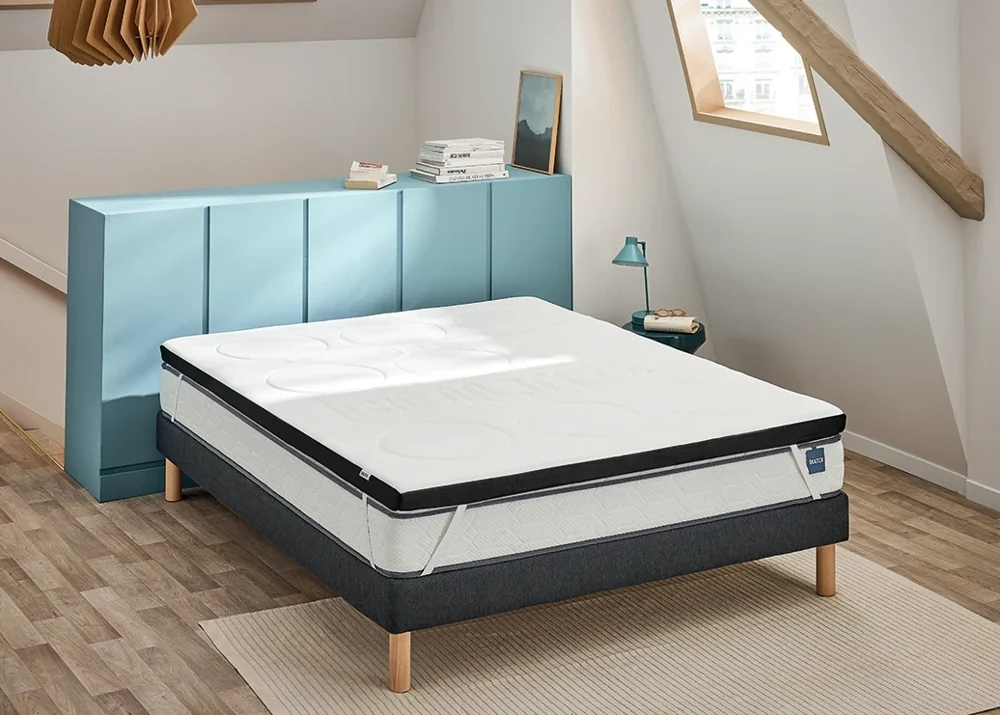 Surmatelas Bultex MEMOMAX 7 installé sur un lit